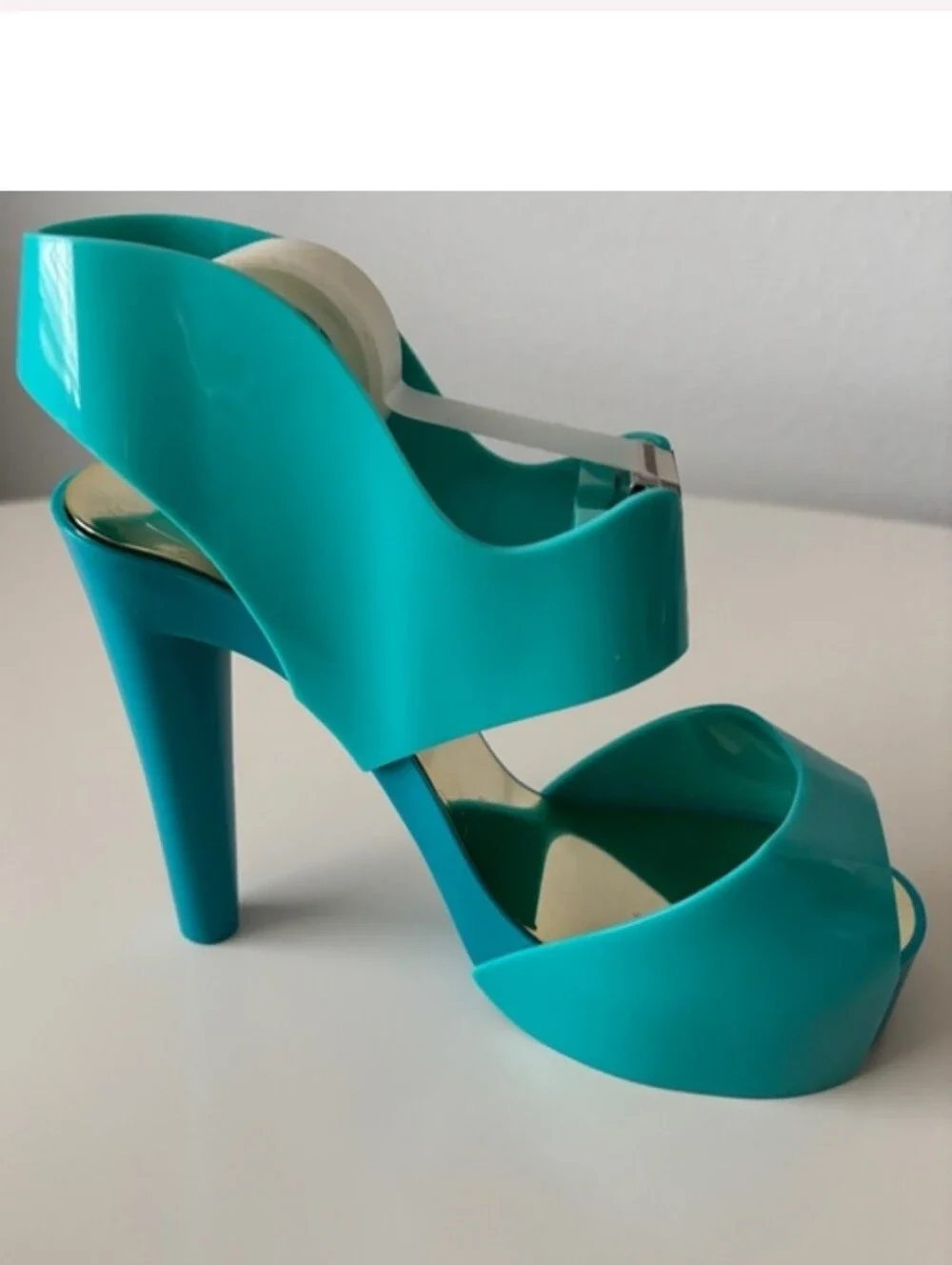 Turquoise High-Heel Tape Dispenser - Fashionable Desk Accessory